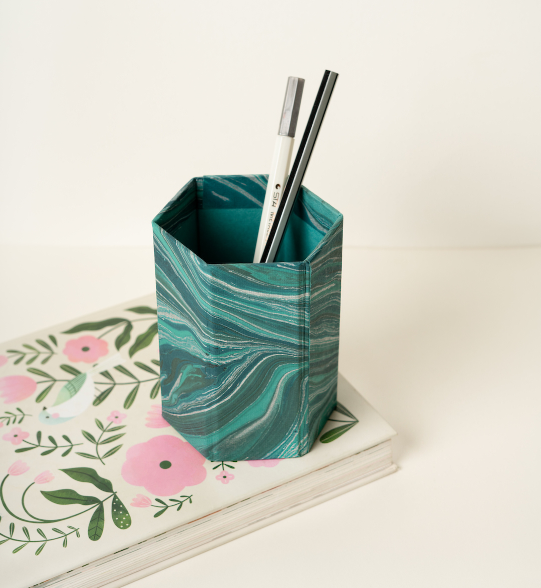 Marbled Pen Stand